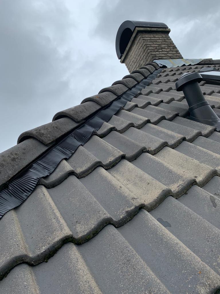 Dit dak is weer vrij van lekkage!